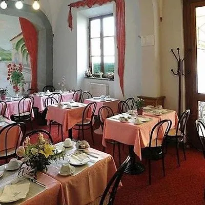 Готель Kinzica 3*