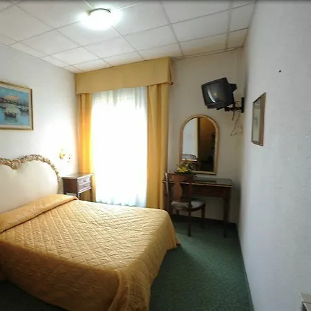 Kinzica Готель 3*
