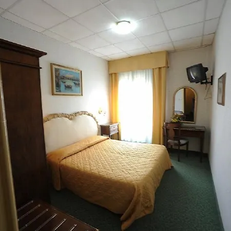 Готель Kinzica